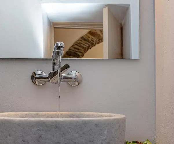 βόλτα καλλονή Nyaraló Kalloni (Tinos)